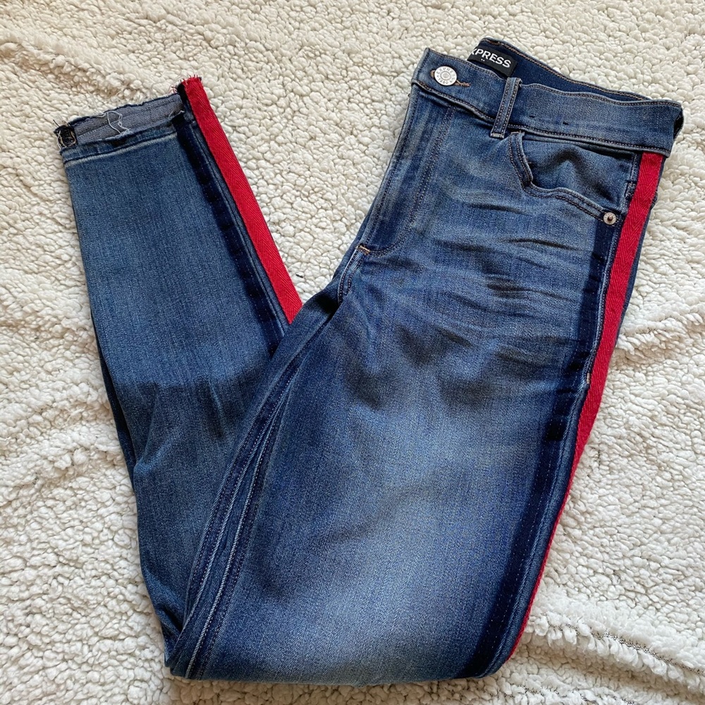 Express Cropped Skinny Jeans stretchy straight leg and can easily fit size